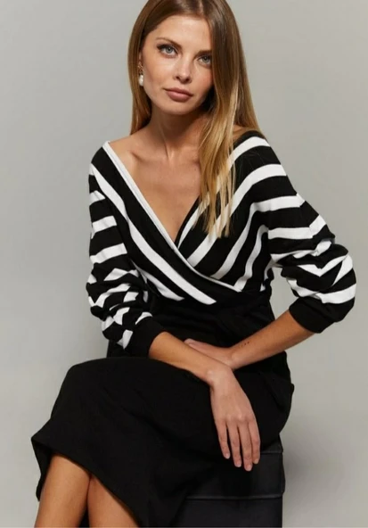 MDB Uzun Kollu Kruvaze Yaka çizgi Desenli Kısa Triko Elbise - Resim 4