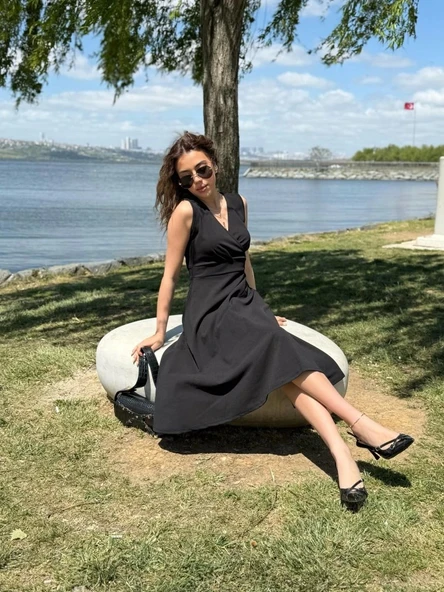 MDB Kadın Ithal Krep Kumaş Kruvaze Yaka Eteği Kloş Kolsuz Mini Elbise - Resim 2