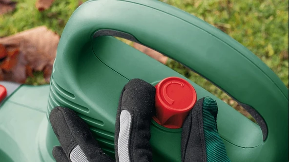 BOSCH UNIVERSAL GARDEN 3000 YAPRAK ÜFLEME VE TOPL. - Resim 6