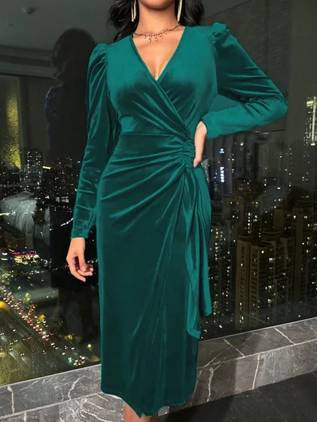 MDB Kadın Uzun Kollu Kruvaze Yakalı Yandan Büzgülü Midi Kadife Elbise ürün görseli 1