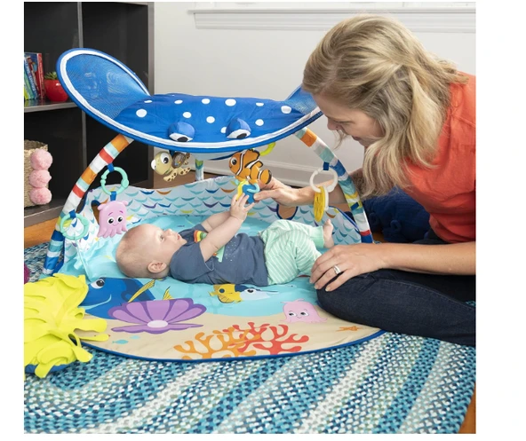 Bright Starts Finding Nemo Mr. Ray Ocean Lights & Music Gym - Resim 4