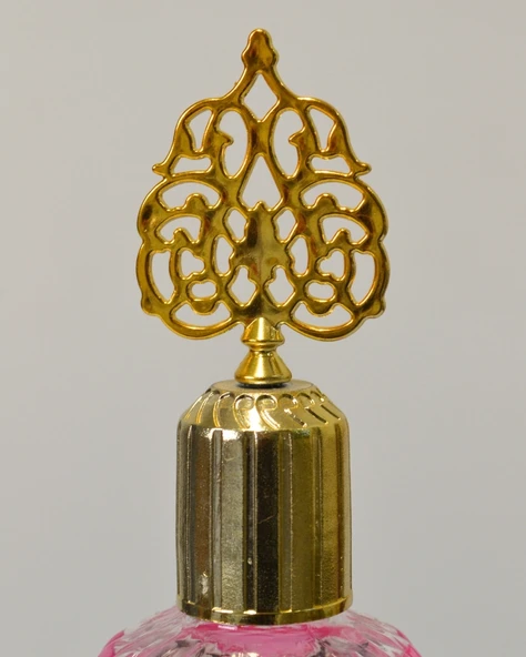 Şık Şişeli Doğal Gül Suyu 300 ml – Saf Esanslı Gül Kokusu - Resim 3