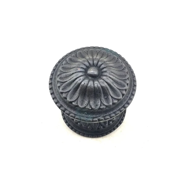 Antika Tarz Dekoratif Pirinç Papatya Kapı Babası - 73mm, Oksit ürün görseli 1