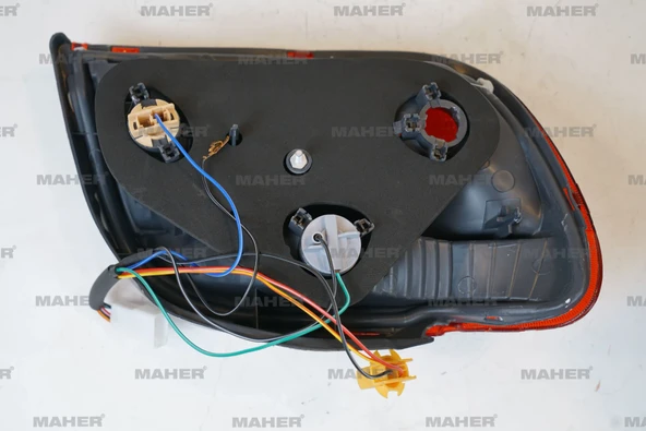 STOP LAMBASI YARIS 1999-2002 SAĞ 81560 52120 ürün görseli