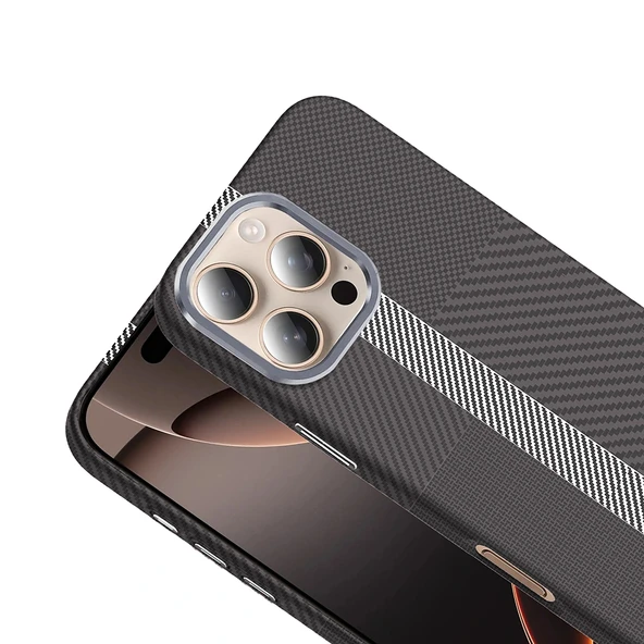 iPhone 16 Pro Kılıf M-safe Şarj Özellikli Karbon Fiber Görünümlü Gros Kapak - Resim 3