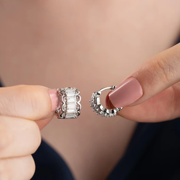 925 Ayar Gümüş Baget Taşlı Minimal Halka Küpe - Resim 5