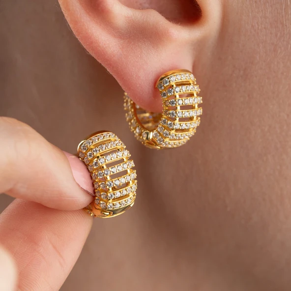 925 Ayar Gümüş Bombeli Taşlı Halka Küpe ürün görseli