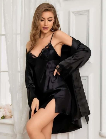 Bicomi Siyah Dantel İşlemeli İnce Askılı Yırtmaçlı 2li Saten Gecelik Sabahlık Takımı ürün görseli