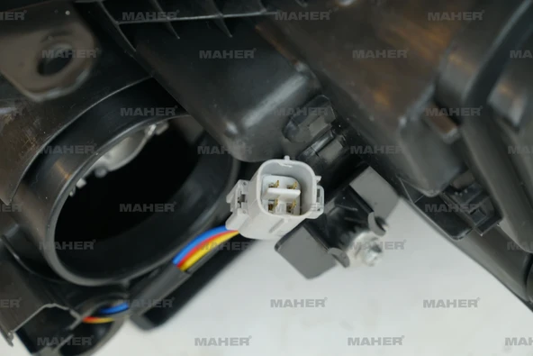 FAR AVENSIS 2004-2006 MOTORLU SAĞ 81130 05190 ürün görseli