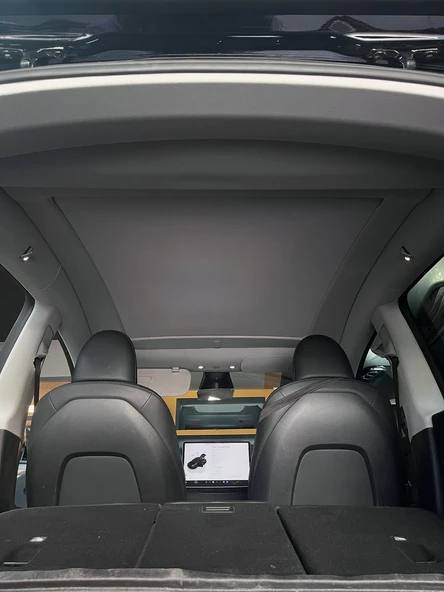 TESLA MODEL Y İÇİN UYUMLU ELEKTRİKLİ TAVAN PERDESİ - Resim 2