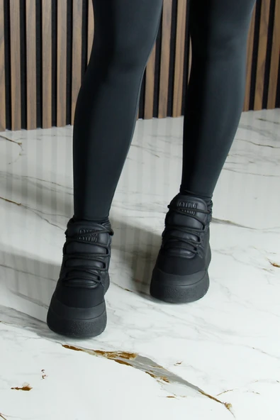 Erkan Saçmacı Siyah Vegan Kürk Astarlı Bağcıklı Yuvarlak Burun Flatform Taban Günlük Bot - 4