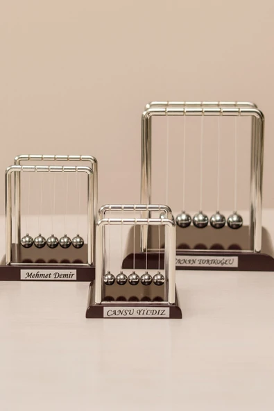 İsim Yazılı Kişiye Özel Newton Sarkaçı Metal Denge Topu Masaüstü Ofis Şık Dekoratif Hediye Büyük Boy - Resim 7