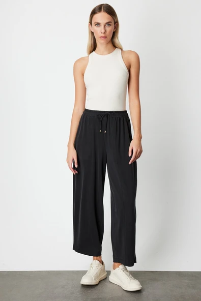 On Kadın Oversize Midi Pantolon - Rahat ve Şık Günlük Kombin - 2