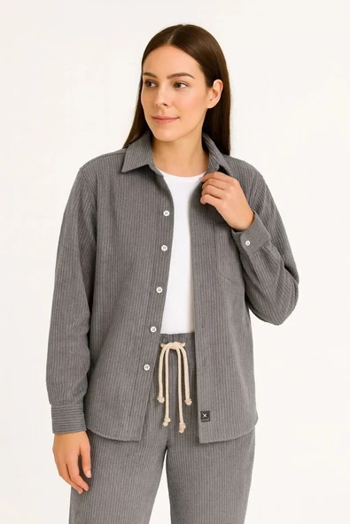 Kadın Kadife Oversize Takım – Gömlek ve Pantolon İkili Set Füme Corduroy Şıklığı, Rahat ve Zarif Duruş Yumuşak Dokulu Ka - Resim 3