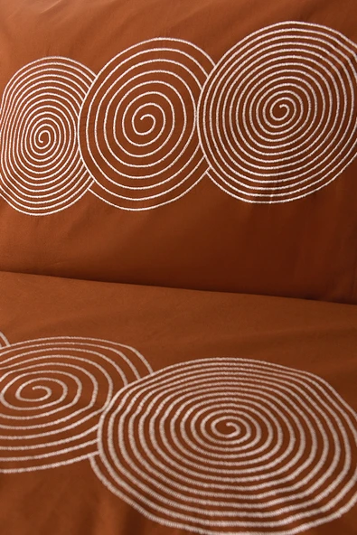 Dairesel İşlemeli Çift Kişilik Yatak Örtülü Nevresim Takımı Taba %100 Pamuk - Resim 6