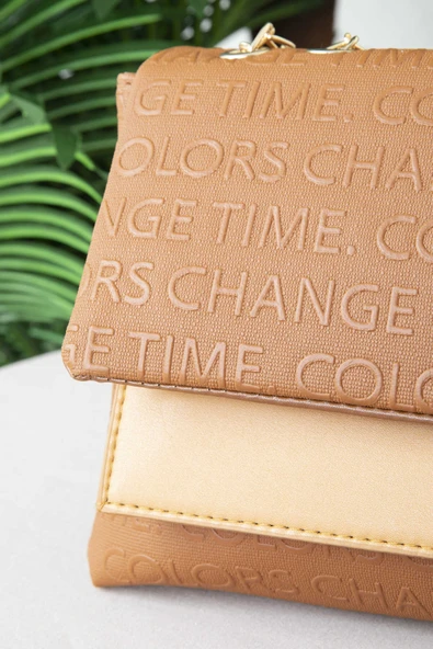 Kabartma Yazılı Zincirli Tesettür Çanta Taba - Resim 3