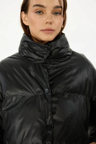 İçi Astarlı Su ve Rüzgar Geçirmez Cepli Dik Yaka Kadın Mont - Resim 4