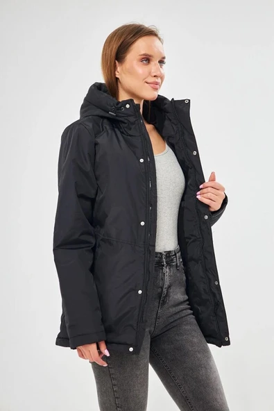 İçi Astarlı Su ve Rüzgar Geçirmez Cepli Kapüşonlu Kadın Mont - Resim 4