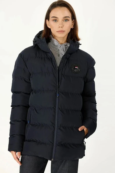 İçi Astarlı Su ve Rüzgar Geçirmez Cepli Kapüşonlu Kadın Mont - 3