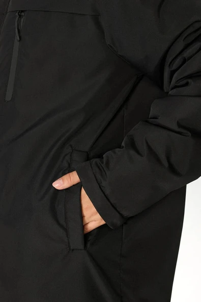 İçi Astarlı Su ve Rüzgar Geçirmez Cepli Kapüşonlu Kadın Mont - Resim 11