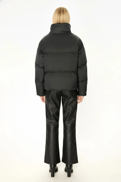 İçi Astarlı Su ve Rüzgar Geçirmez Cepli Dik Yaka Kadın Mont - Resim 12