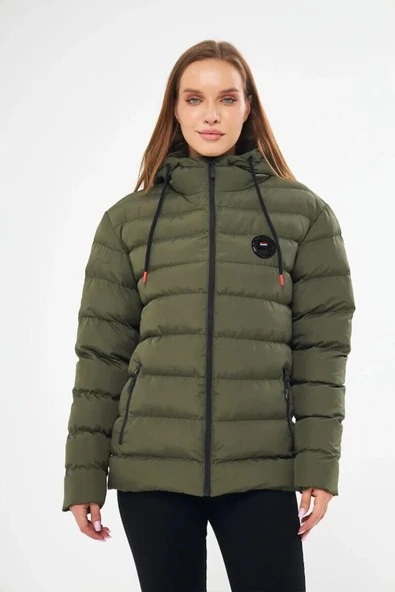 İçi Astarlı Su ve Rüzgar Geçirmez Cepli Kapüşonlu Kadın Mont ürün görseli 1