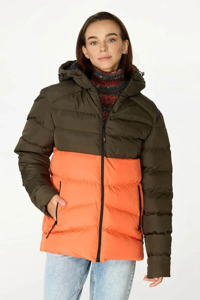 İçi Astarlı Su ve Rüzgar Geçirmez Cepli Kapüşonlu Kadın Mont - Resim 7