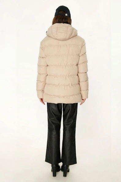 İçi Astarlı Su ve Rüzgar Geçirmez Cepli Kapüşonlu Kadın Mont - Resim 7