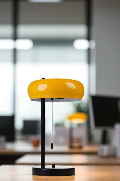 Lumexx SMİTH SİYAH SARI BAŞLIKLI MASA LAMBASI ürün görseli