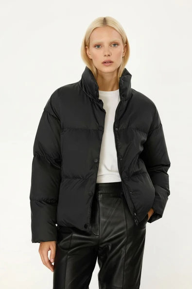 İçi Astarlı Su ve Rüzgar Geçirmez Cepli Dik Yaka Kadın Mont - Resim 7