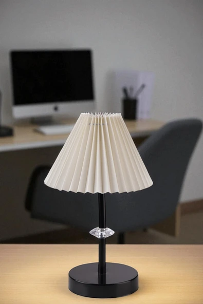 Lumexx ÜSKÜP SİYAH PİLELİ KREM ABAJURLU MASA LAMBASI ürün görseli