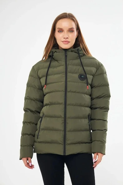 İçi Astarlı Su ve Rüzgar Geçirmez Cepli Kapüşonlu Kadın Mont ürün görseli 1