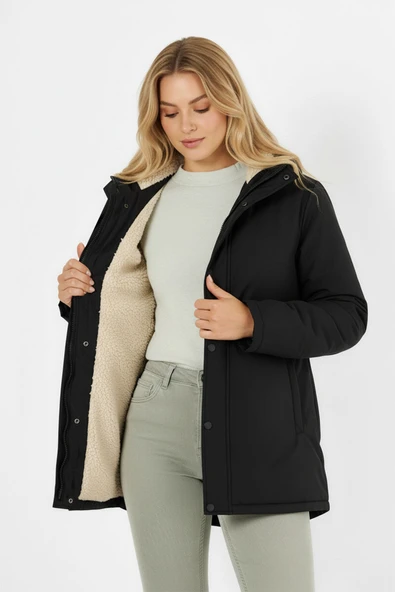 İçi Kürklü Su ve Rüzgar Geçirmez Cepli Kapüşonlu Kadın Mont - Resim 2