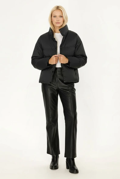 İçi Astarlı Su ve Rüzgar Geçirmez Cepli Dik Yaka Kadın Mont - Resim 10