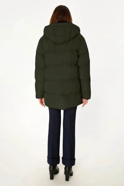 İçi Astarlı Su ve Rüzgar Geçirmez Cepli Kapüşonlu Kadın Mont - Resim 6