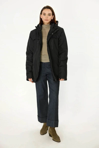 İçi Astarlı Su ve Rüzgar Geçirmez Cepli Kapüşonlu Kadın Mont - Resim 9