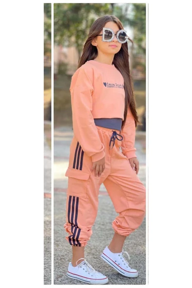 Kız Çocuk Yazı Detaylı Crop Kaşkorse Kolsuz Badi Şerit Detaylı Kargo Cepli Alt Somon Eşofman Takım - Resim 4