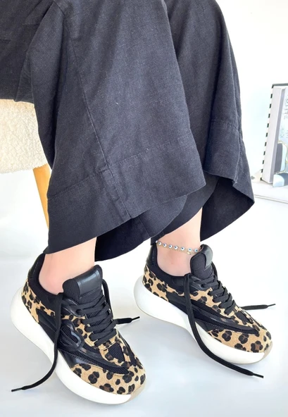 Mark Leopar Süet Bağcıklı Spor Ayakkabı ürün görseli 1