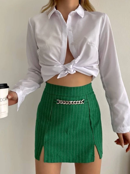 Zincir detaylı çizgili şort etek ürün görseli