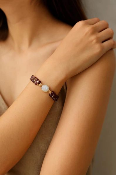 Valkyrie Doğal Ametist Taşlı Opal Merkezli El Yapımı Makrome Bileklik – Ayarlanabilir Kadın Bileklik Pozitif Enerji ve Denge Taşı