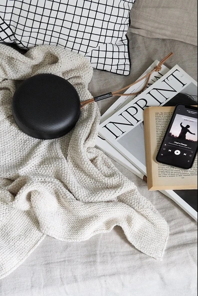 Bang & Olufsen Beosound A1 2. Nesil Siyah Bluetooth Hoparlör - Resim 2