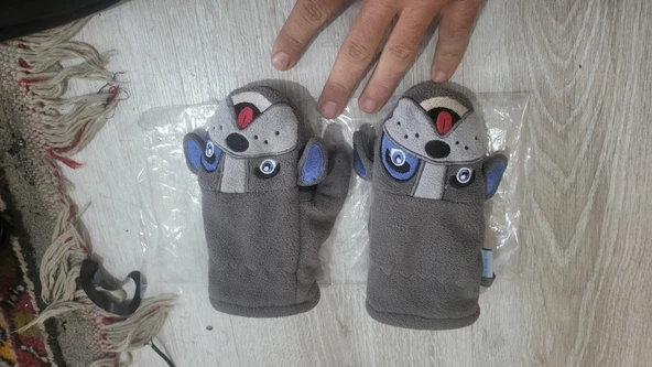 Çocuk kar eldiveni teşhir temiz ürün görseli