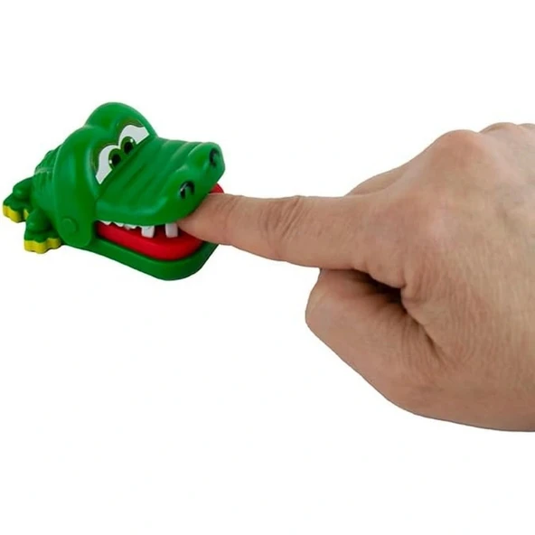 World's Smallest Crocodile Dişçi - Resim 3