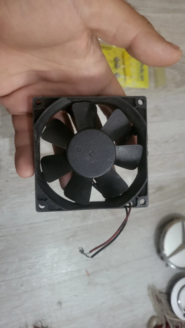 Bilgisayar fani 12 volt ikinci el soketsiz ürün görseli