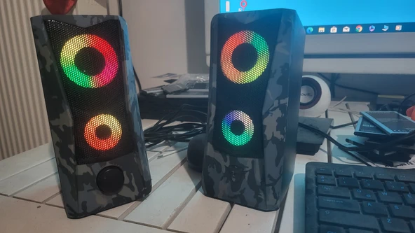 Bilgisayar hoparlör avrupa döner ışıklı kamuflaj temiz ikinci el sağlam ürün görseli