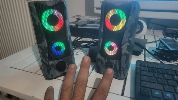 Bilgisayar hoparlör avrupa döner ışıklı kamuflaj temiz ikinci el sağlam - Resim 2