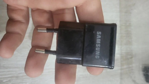 Samsung sarj aleti orjinal ikinci el 1 A ürün görseli