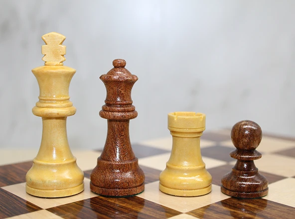 Özel Vernikli Mıknatıs Taşlı Ahşap Katlanabilir Kutulu Satranç Oyunu 25 Cm - 2