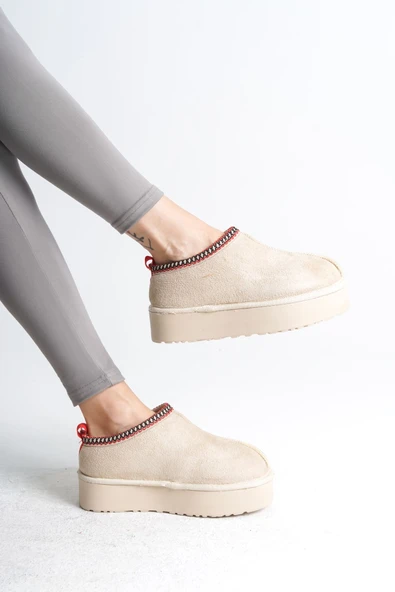 LEILA Bağcıksız Düz ve Kalın Taban İçi Kürklü Kısa Süet Kadın Bot  CKT - Krem - Resim 4