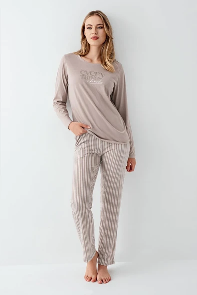 Arnetta Kadın %100 Pamuklu Açık Yaka Çizgili Uzun Kollu Rahat Pijama Takım